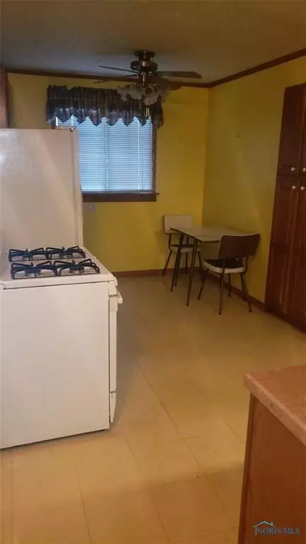 208 Independence Rd, Toledo, OH 43607 photo 8