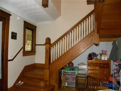 413 E Park St, Wauseon, OH 43567 photo 2