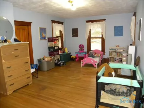 413 E Park St, Wauseon, OH 43567 photo 6