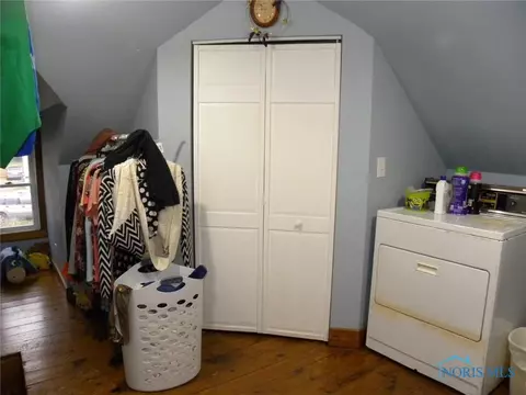 413 E Park St, Wauseon, OH 43567 photo 8