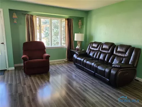 1045 Scott St, Maumee, OH 43537 photo 28