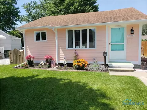 1045 Scott St, Maumee, OH 43537 photo 1