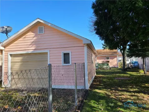 1045 Scott St, Maumee, OH 43537 photo 23