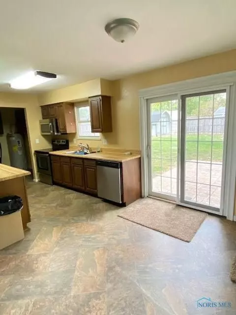 1101 E Wilson St, Bryan, OH 43506 photo 9