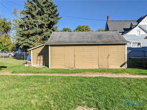 209 E Catherine St, West Unity, OH 43570 photo 6