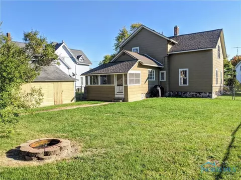 209 E Catherine St, West Unity, OH 43570 photo 4