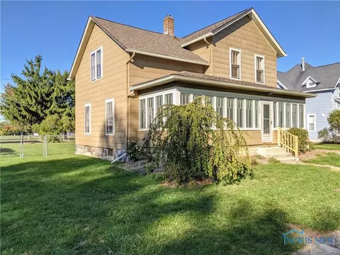 209 E Catherine St, West Unity, OH 43570 photo 3