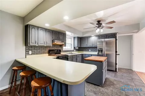 6726 Emch Rd, Walbridge, OH 43465 photo 9