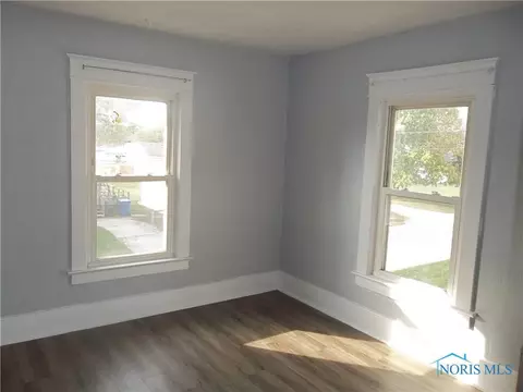301 E Union St, Walbridge, OH 43465 photo 21