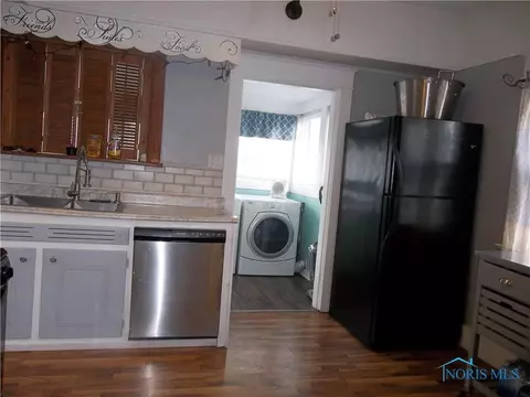 301 E Union St, Walbridge, OH 43465 photo 17