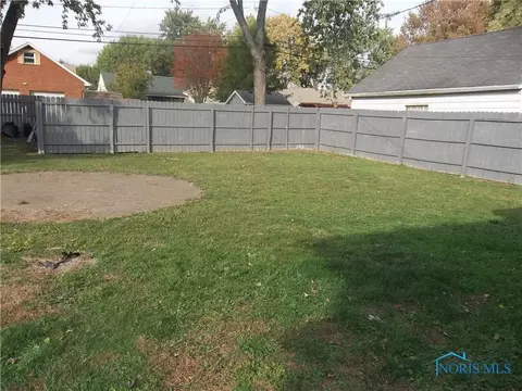 301 E Union St, Walbridge, OH 43465 photo 7