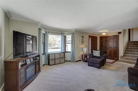 2220 Mapletree Dr, Maumee, OH 43537 photo 5