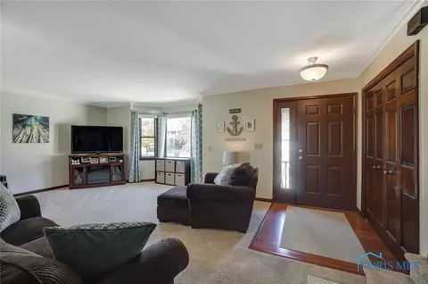2220 Mapletree Dr, Maumee, OH 43537 photo 3
