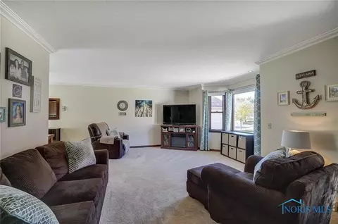 2220 Mapletree Dr, Maumee, OH 43537 photo 4