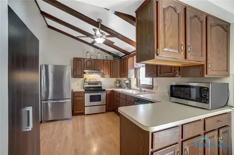2220 Mapletree Dr, Maumee, OH 43537 photo 7