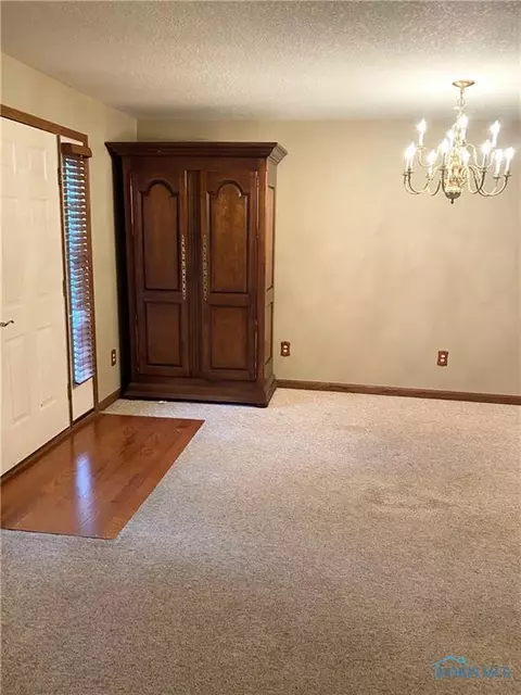 209 Edgar Ave, Findlay, OH 45840 photo 4