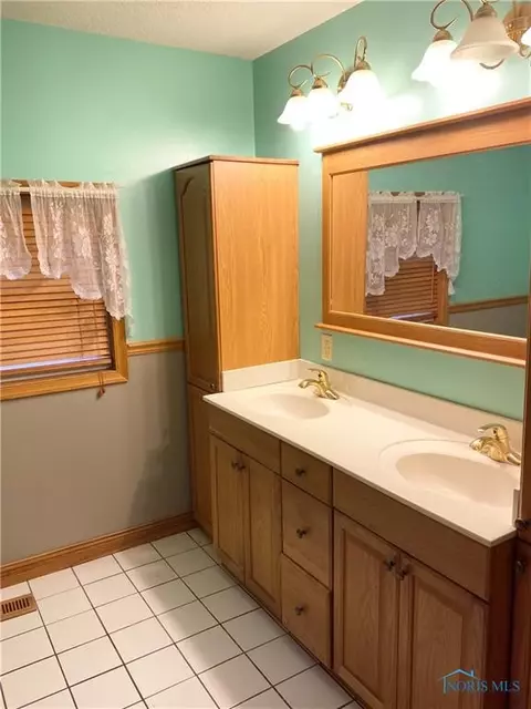 209 Edgar Ave, Findlay, OH 45840 photo 17