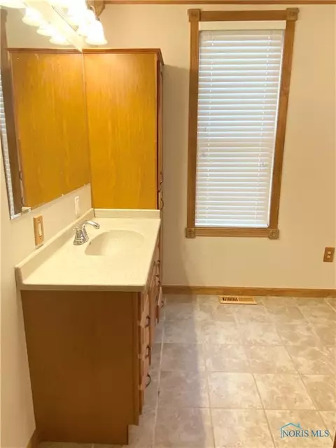 209 Edgar Ave, Findlay, OH 45840 photo 9