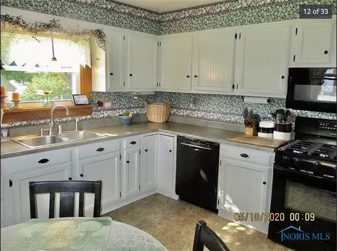 310 N Madison St, West Unity, OH 43570 photo 4