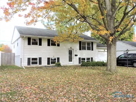 830 Maple Ln, Waterville, OH 43566 photo 1