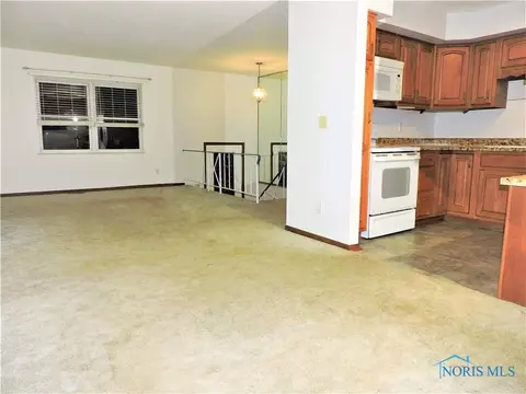 830 Maple Ln, Waterville, OH 43566 photo 3