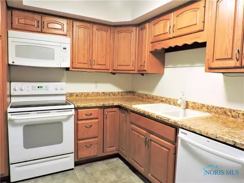 830 Maple Ln, Waterville, OH 43566 photo 6