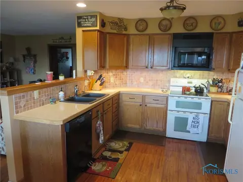 11705 Brint Rd, Berkey, OH 43504 photo 9