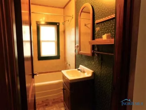 226 Ely Ave, Findlay, OH 45840 photo 12