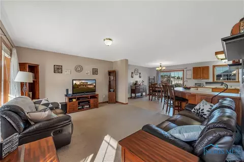 5794 Bermuda Dr, Walbridge, OH 43465 photo 7
