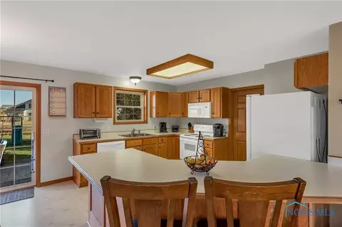 5794 Bermuda Dr, Walbridge, OH 43465 photo 14