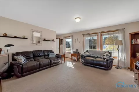 5794 Bermuda Dr, Walbridge, OH 43465 photo 9