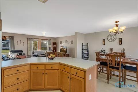 5794 Bermuda Dr, Walbridge, OH 43465 photo 15