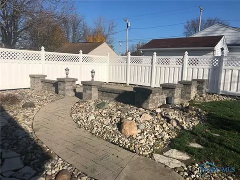 141 Elm St, Deshler, OH 43516 photo 6