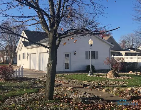 141 Elm St, Deshler, OH 43516 photo 3