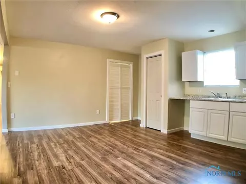 1203 Upton Ave, Toledo, OH 43607 photo 5