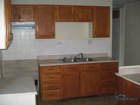 332 Independence Rd, Toledo, OH 43607 photo 5