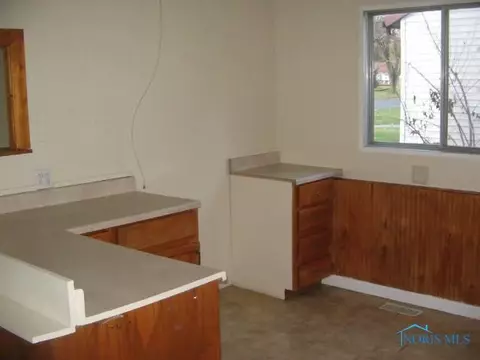 332 Independence Rd, Toledo, OH 43607 photo 6
