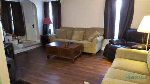 933 Searles Rd, Toledo, OH 43607 photo 8