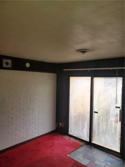 435 Clifton Blvd, Toledo, OH 43607 photo 6
