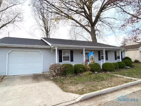 124 Elm Dr, Bryan, OH 43506 photo 1