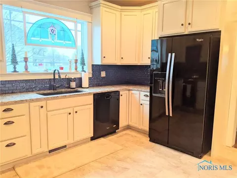 404 E Butler St, Bryan, OH 43506 photo 14