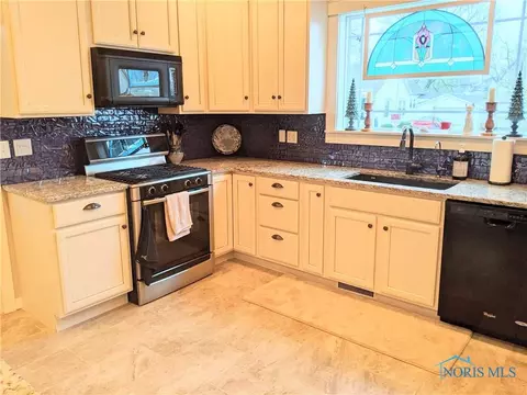 404 E Butler St, Bryan, OH 43506 photo 13