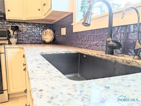 404 E Butler St, Bryan, OH 43506 photo 15