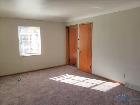 1940 Berdan Ave, Toledo, OH 43613 photo 3