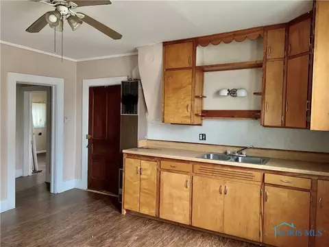 704 E Mulberry St, Bryan, OH 43506 photo 4