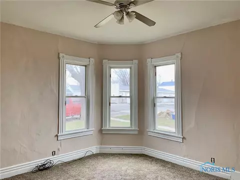 704 E Mulberry St, Bryan, OH 43506 photo 5