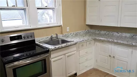 1738 Pilgrim Rd, Toledo, OH 43607 photo 9
