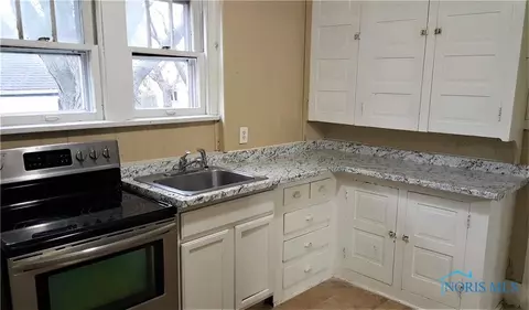 1738 Pilgrim Rd, Toledo, OH 43607 photo 2