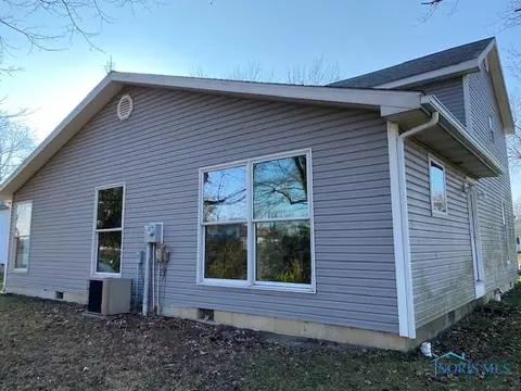 207 Cherry St, Holgate, OH 43527 photo 3