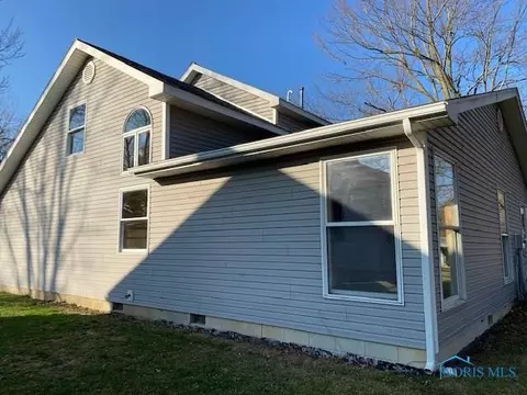 207 Cherry St, Holgate, OH 43527 photo 4